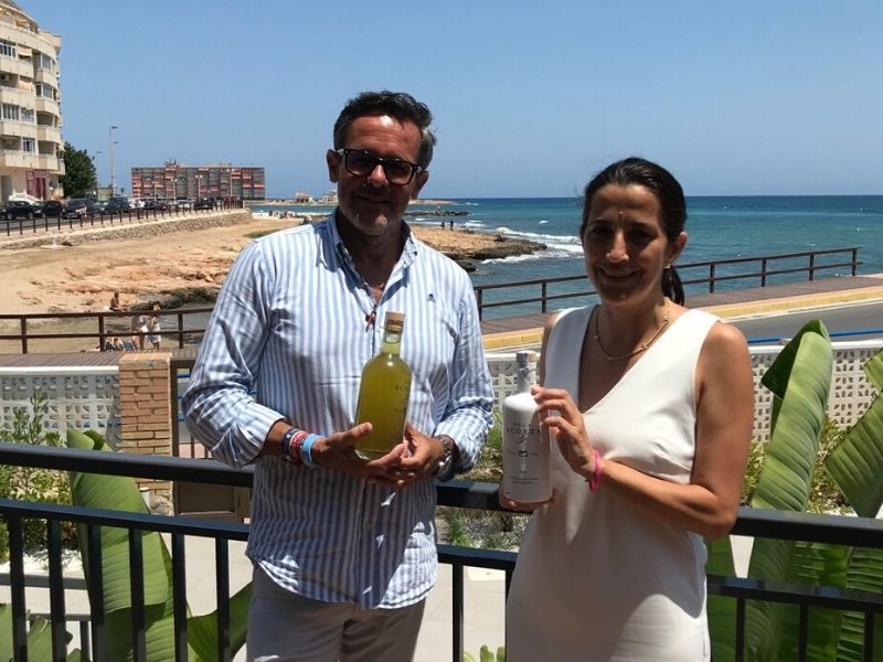 La UMH desarrolla el primer licor con limones ecológicos de la Vega Baja y su hoja sin aditivos e ingredientes naturales